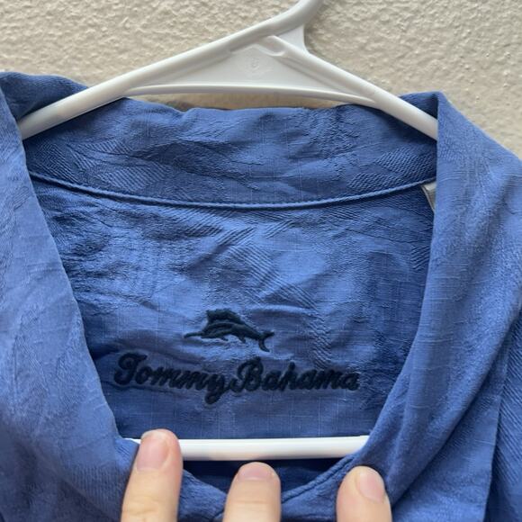 Tommy Bahama 100% Silk Shirt Blue Button Up Travel Cruise Hawaiian Resort XL - Picture 4 of 7